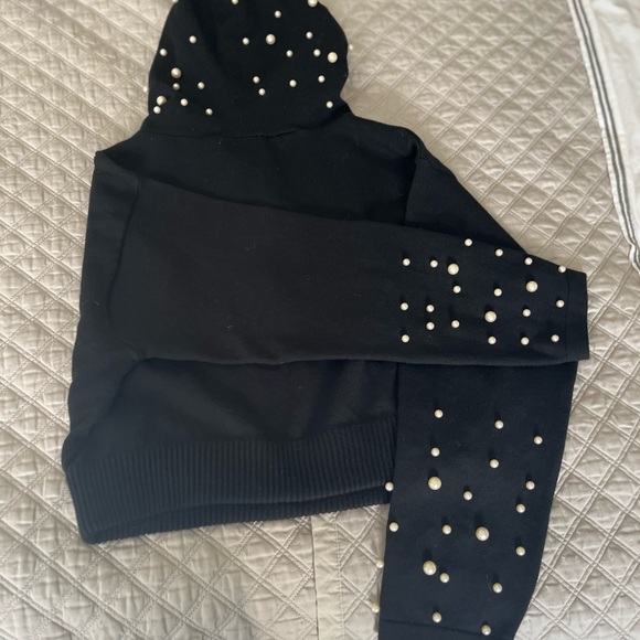 Zara Knit cropped black sweater with pearl detailing, worn twice. Looks new! - Picture 4 of 5